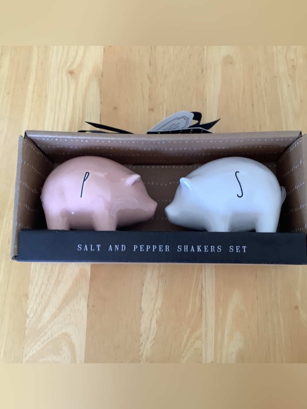 Rae Dunn Salt and Pepper Pig Shaker Set - Pink and White NIB